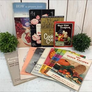 Bundle of 12 Vintage Recipe & Cookbooks